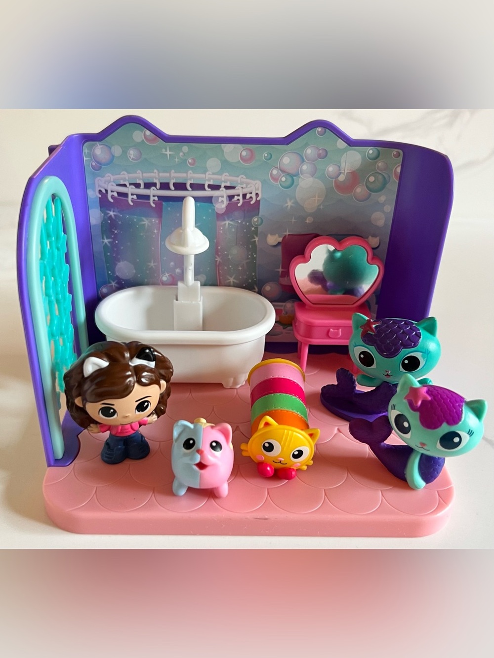 Gabby's Dollhouse Primp and Pamper Bathroom Figures